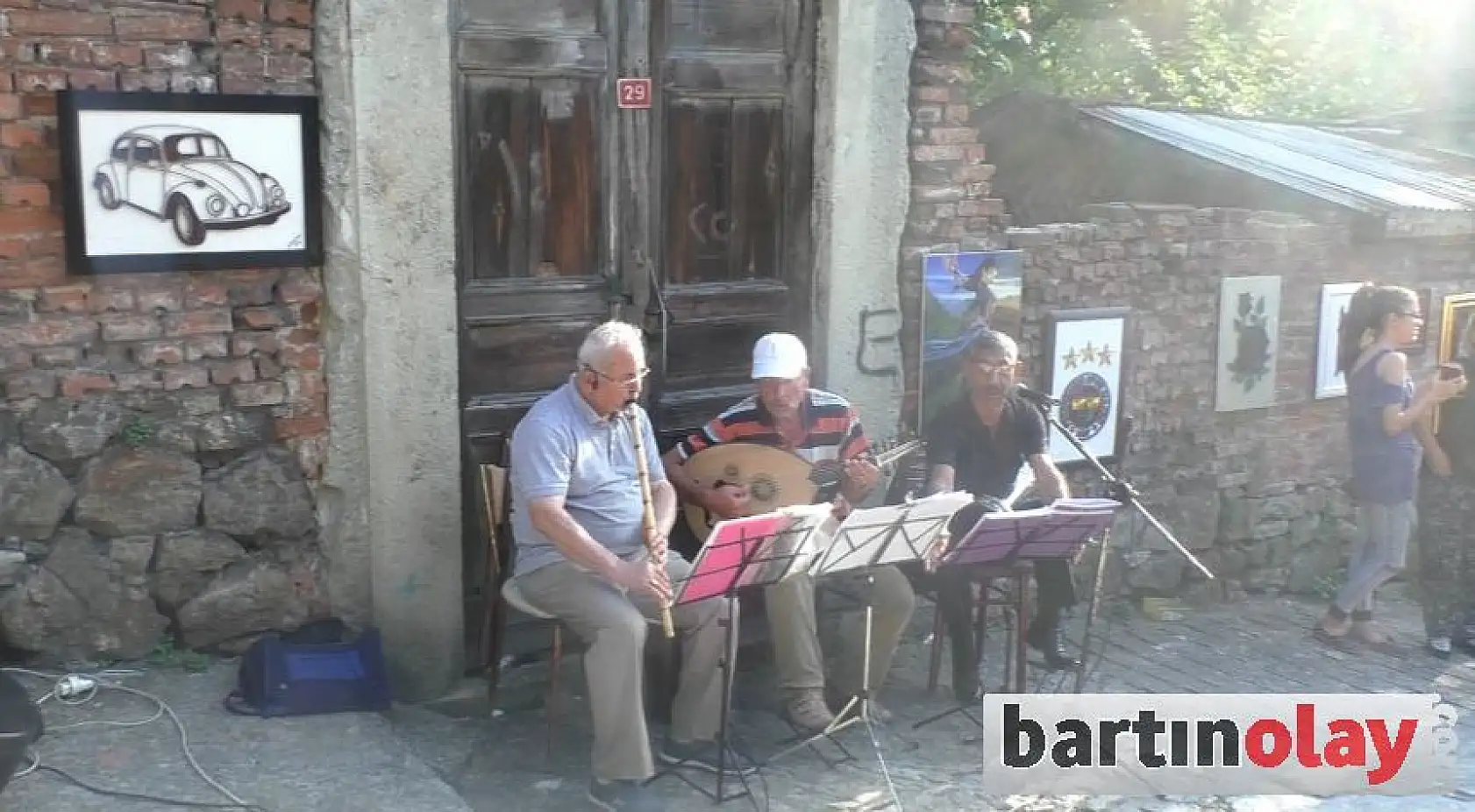 Bartın'da Sokak Sergisi Rüzgarı