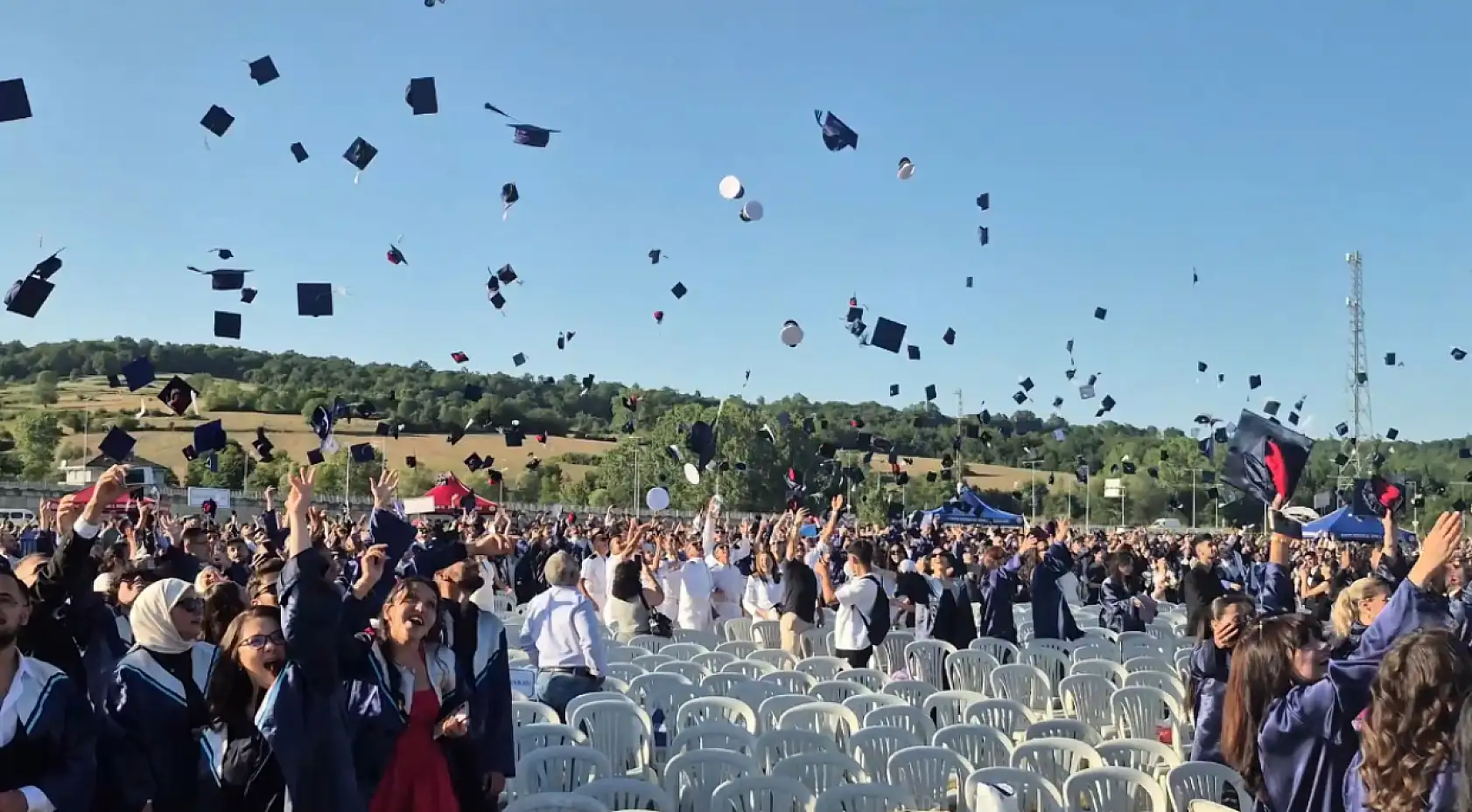 Mezuniyet töreninde sürpriz teklif