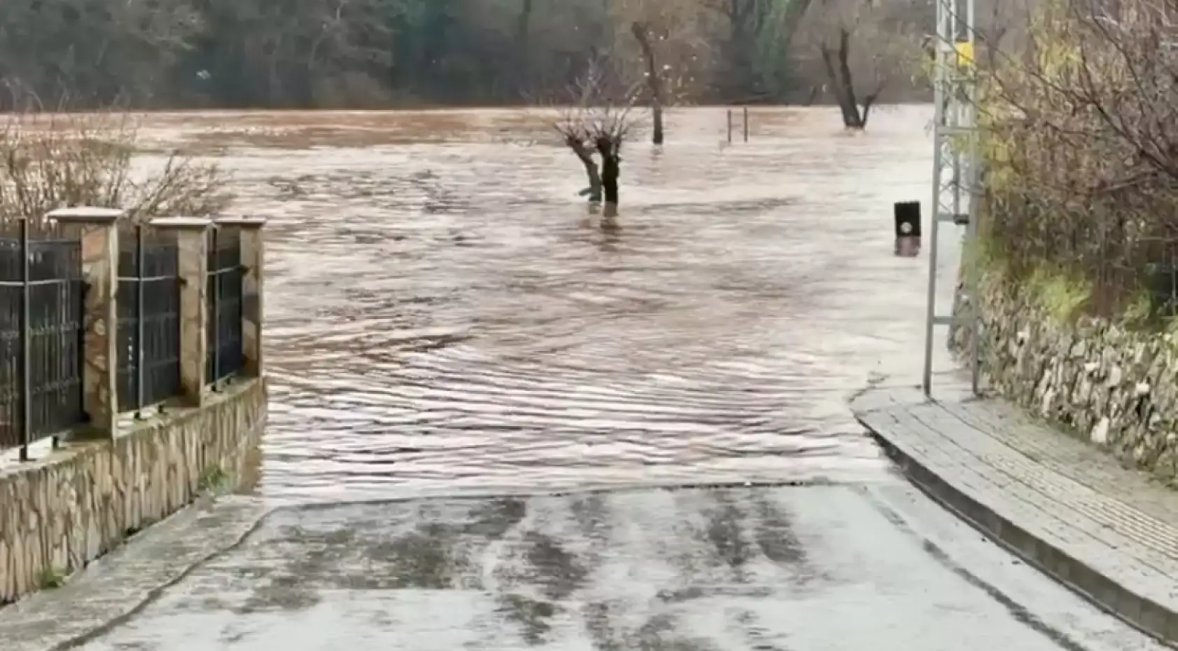 Karlar eridi, Bartın ırmağı taştı