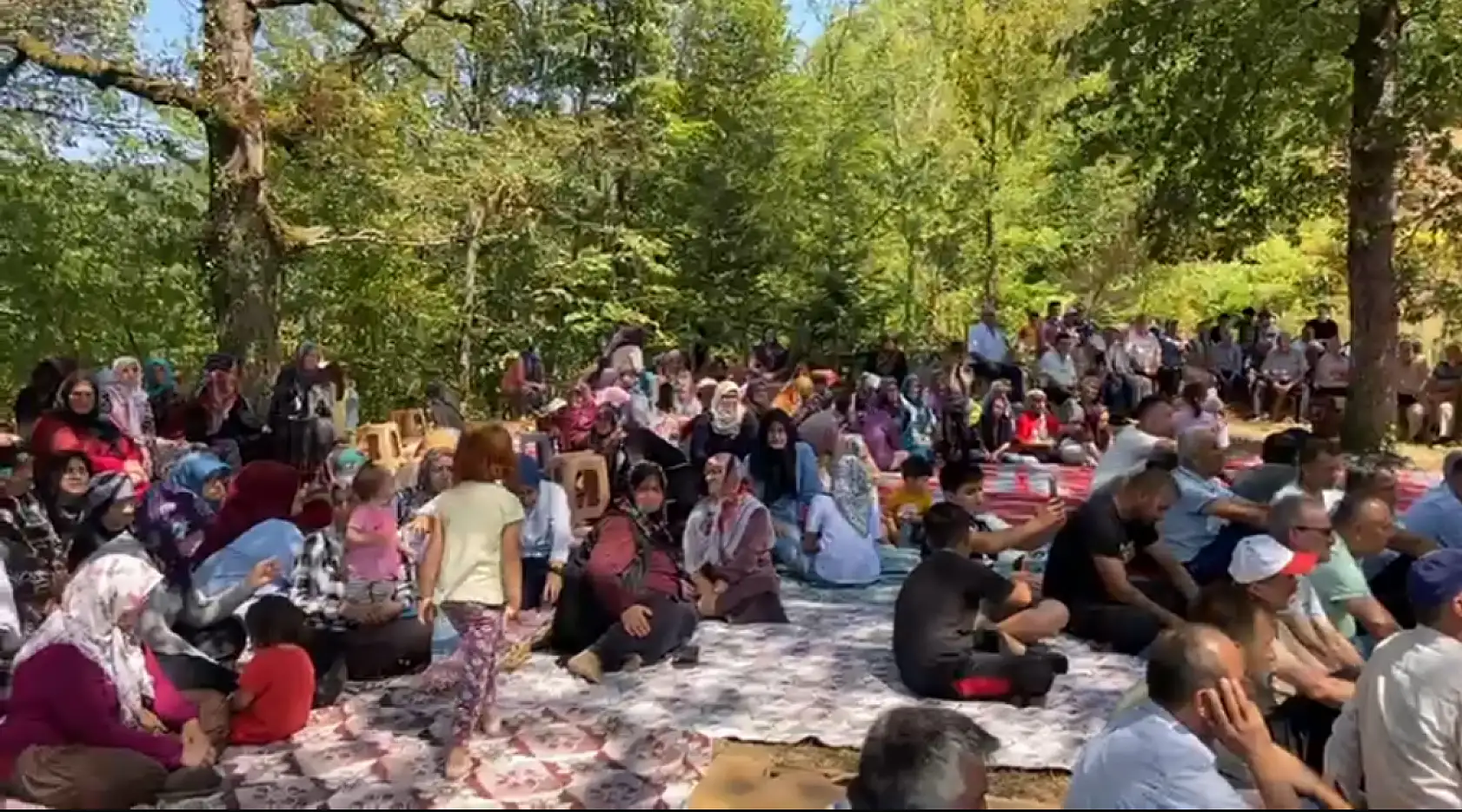 Köylüler yağmur için Allah'a yalvardı