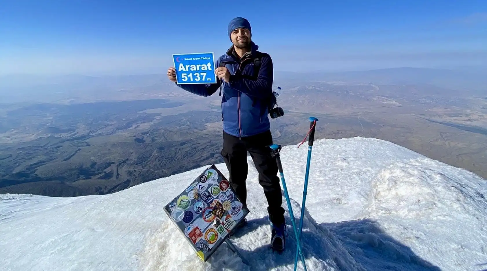 Bartınlı dağcı Ağrı'nın zirvesine çıktı