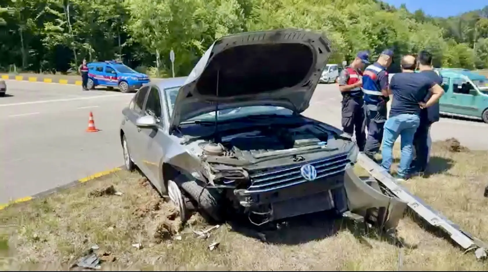 Amasra yolunda kavşakta kaza