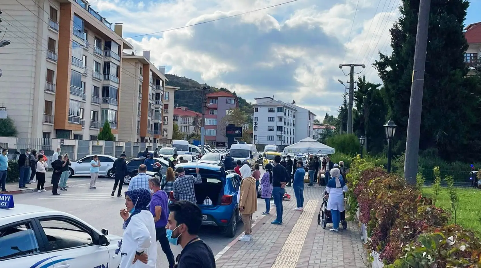 Otomobil ile motosiklet çarpıştı, 1 yaralı