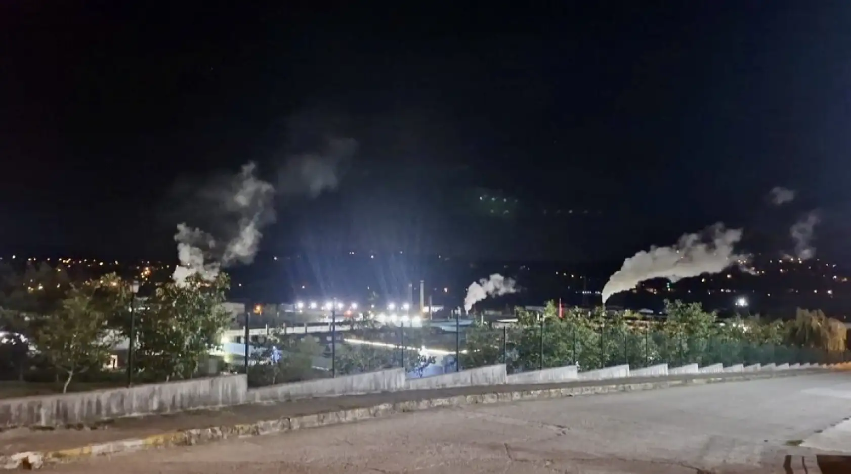 Fabrikada işçiler hastanelik oldu