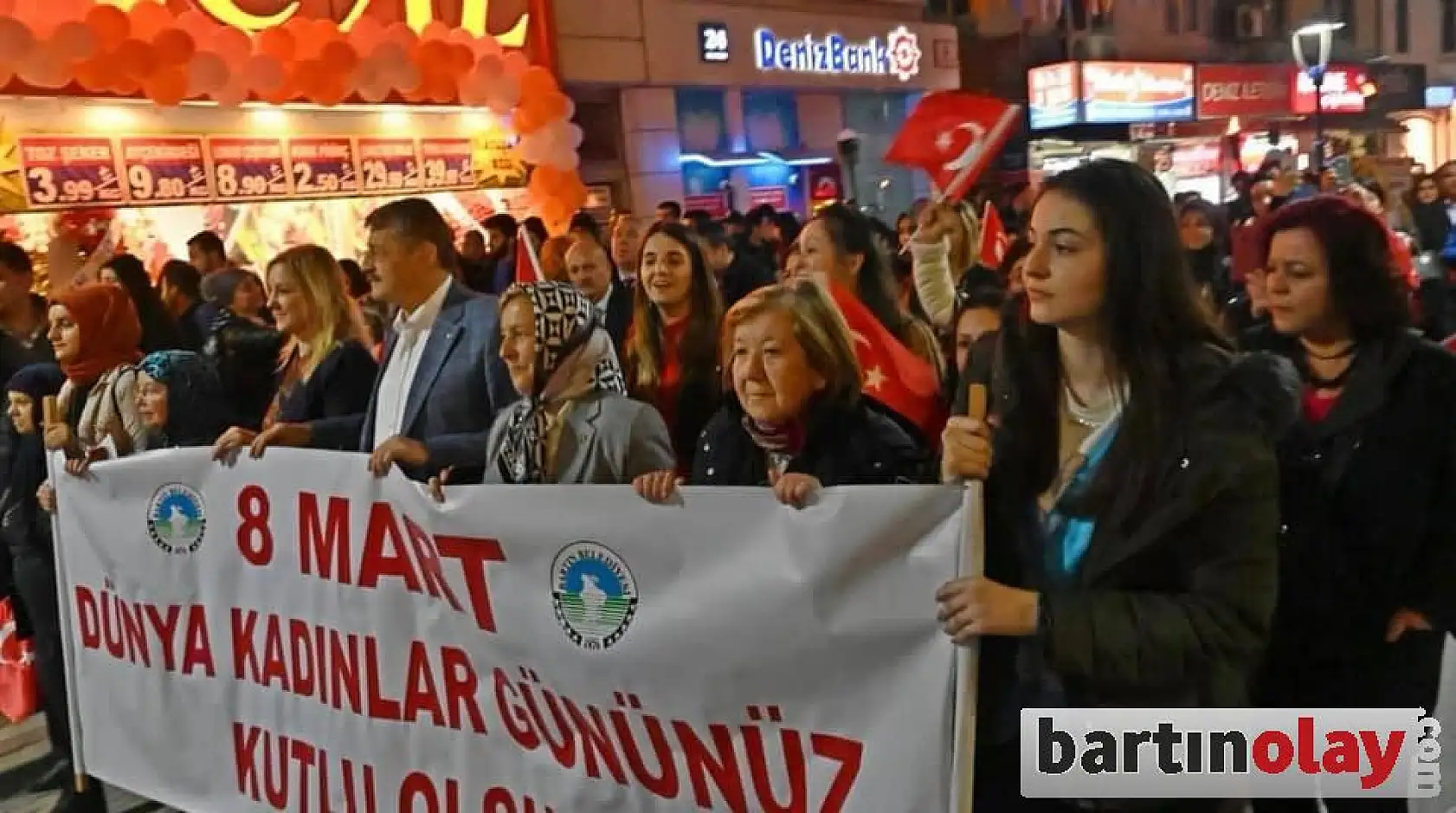 Bartın'da coşku dolu fener alayı yürüyüşü 