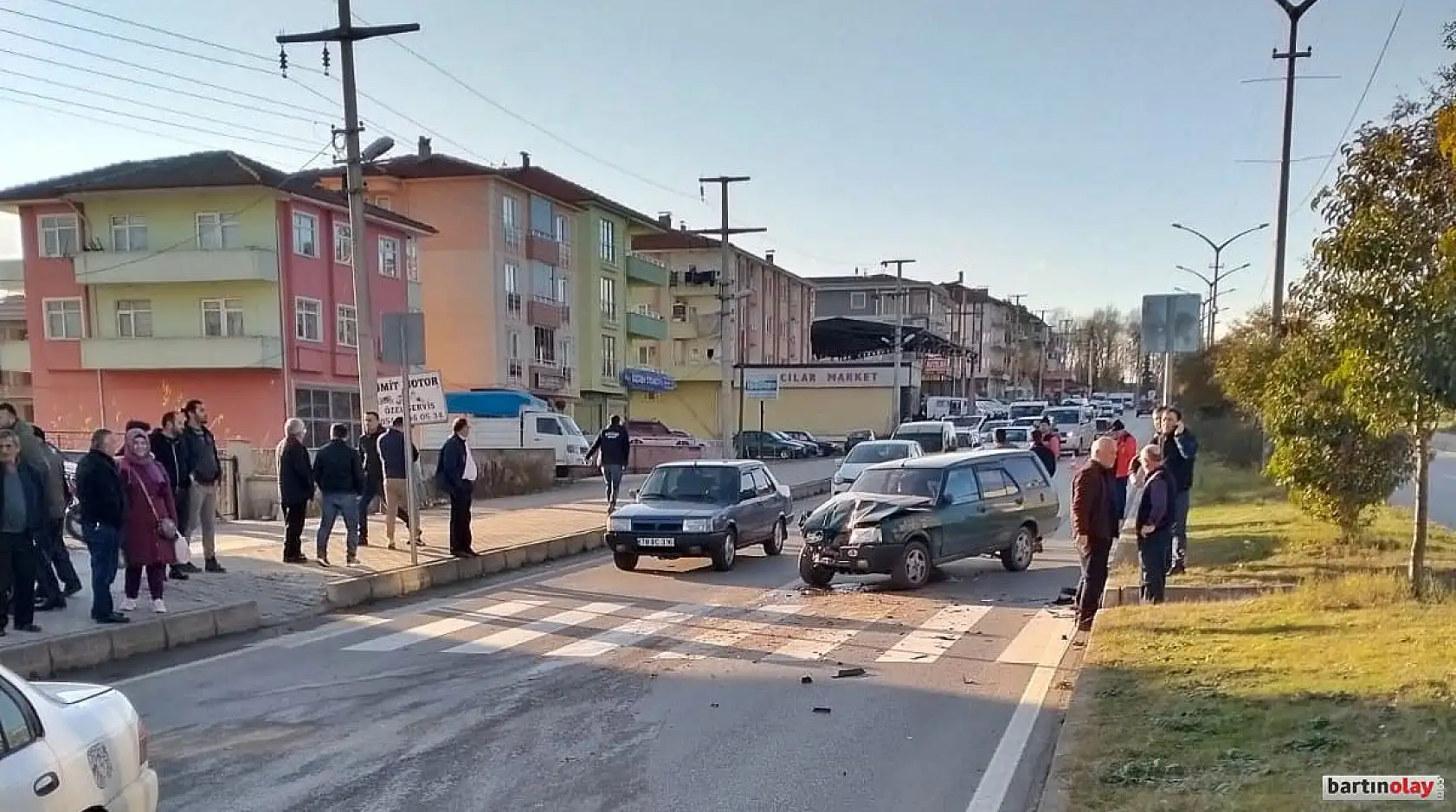 Köpeğe çarpmamak için durdu, kaza oldu