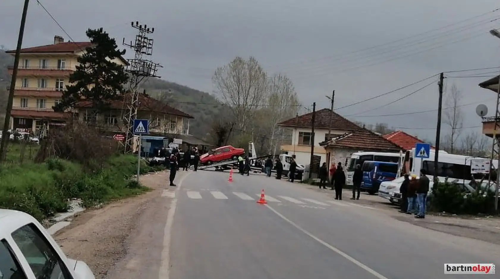 Yol ayrımında çarpıştılar