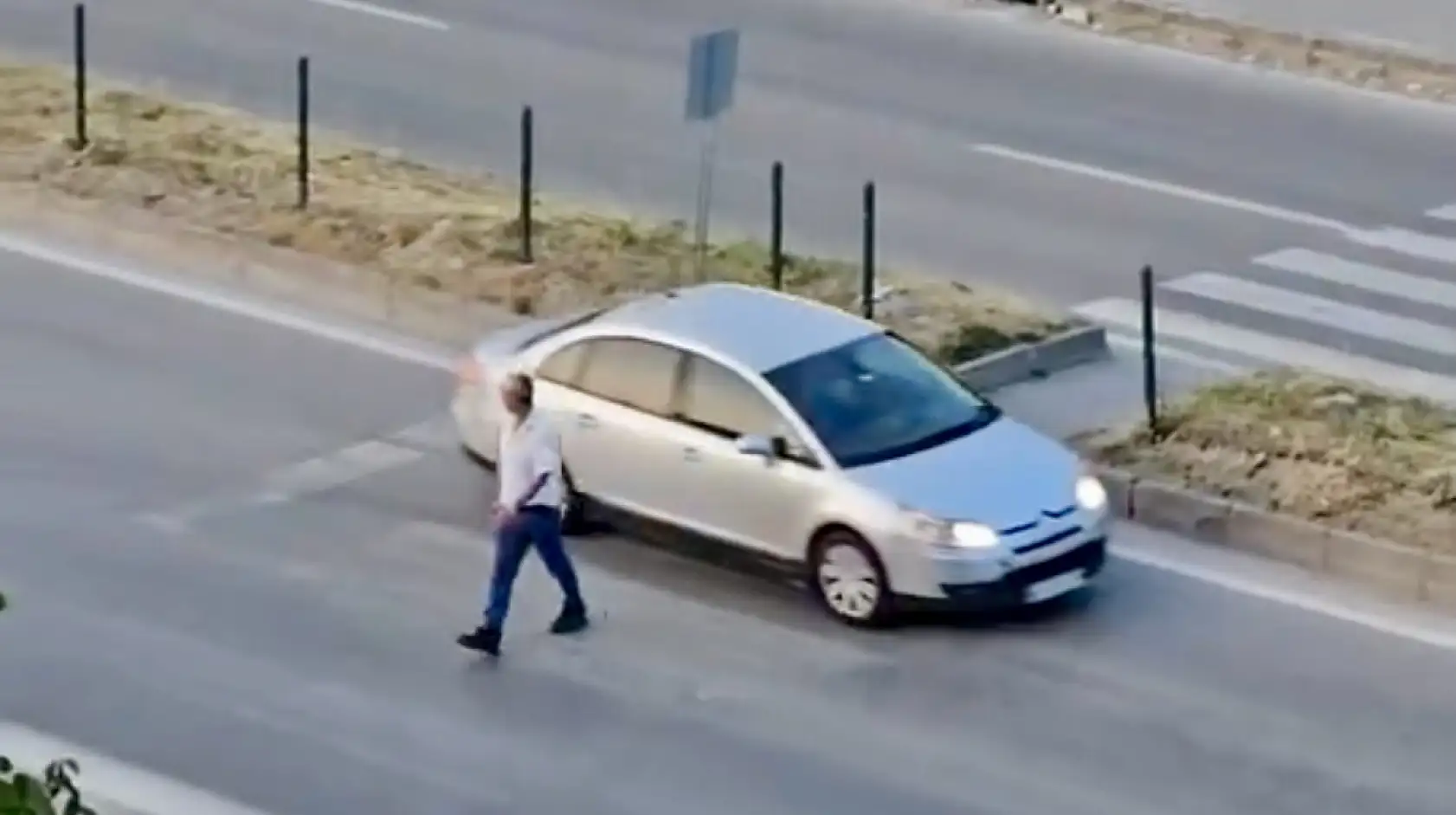 Sürücülere zor anlar yaşattı