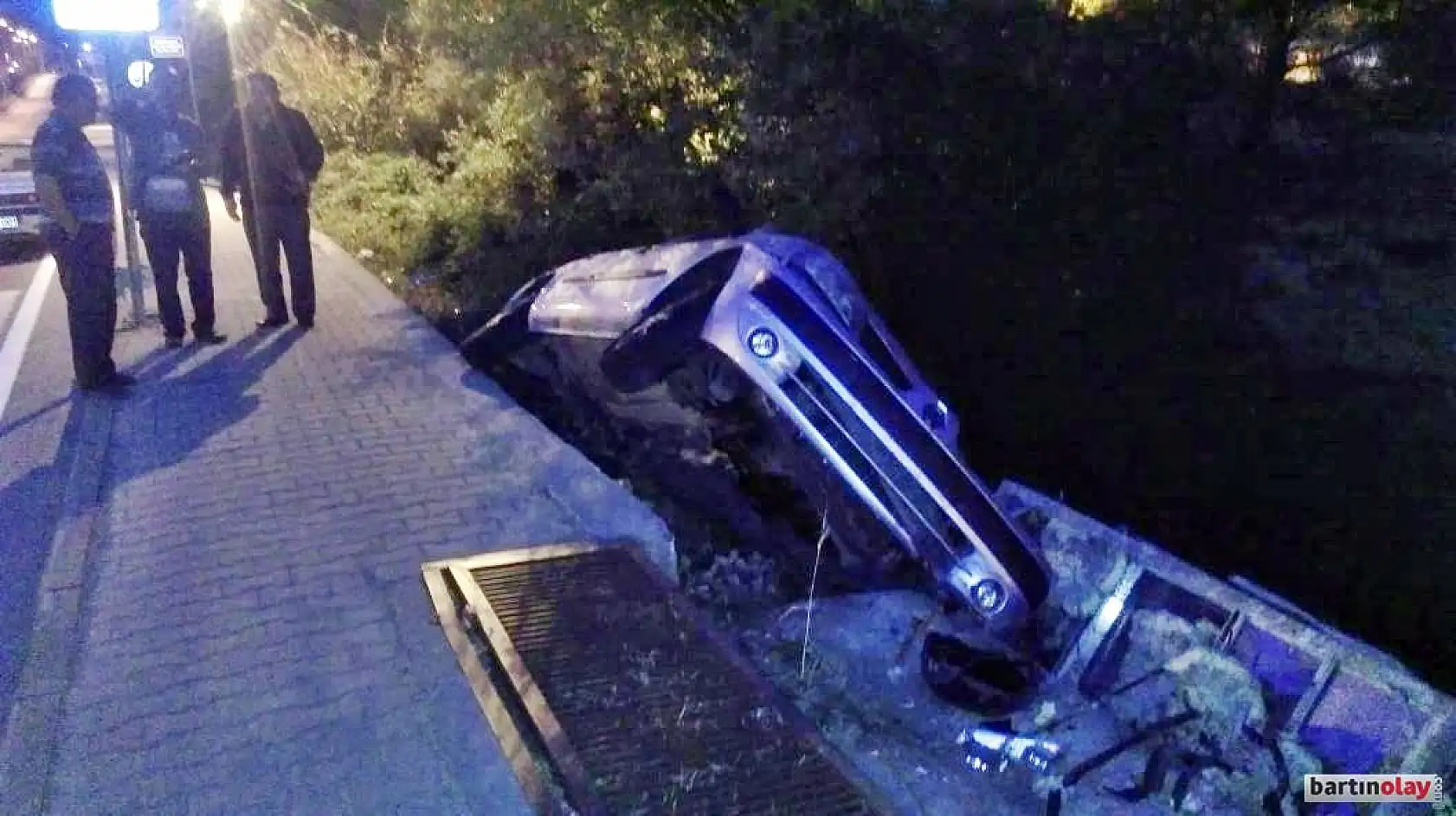 Bu viraja hızlı giren takla atıyor