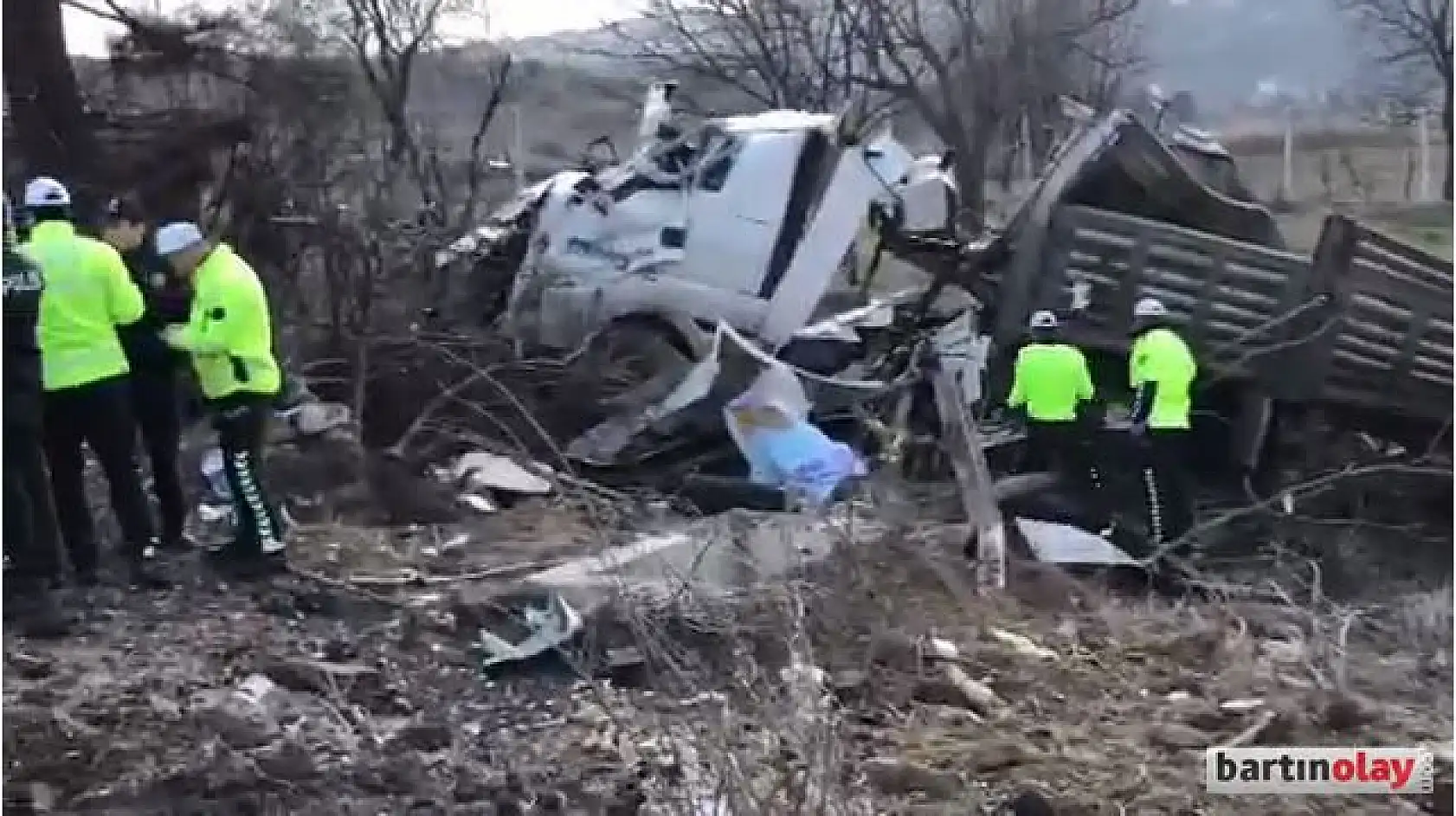 Freni boşalan tır devrildi, 1 ölü