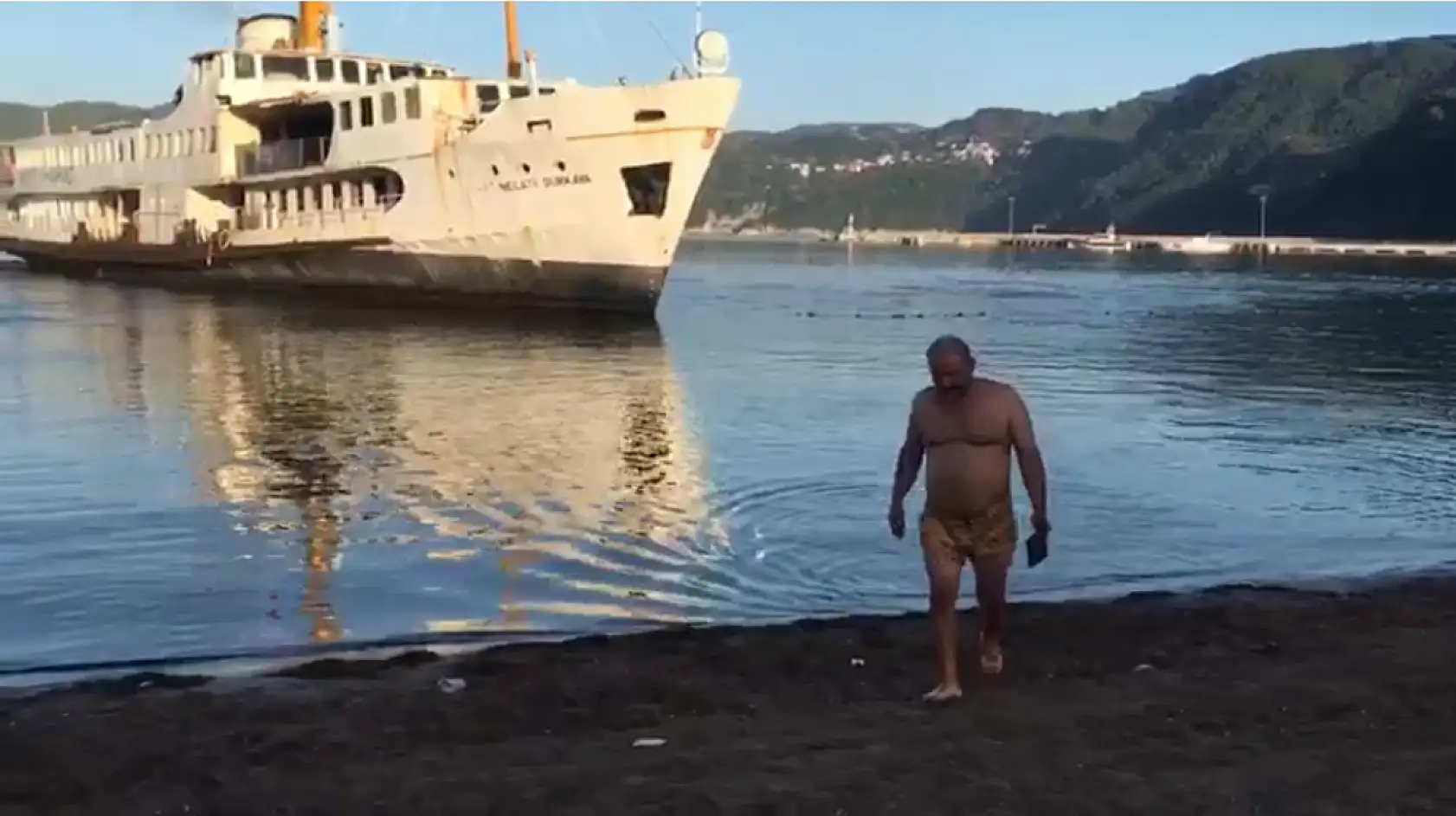 Sahildekiler büyük şaşkınlık yaşadı