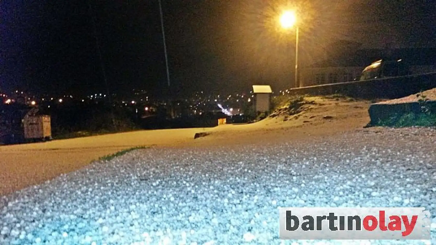 Fındık büyüklüğünde dolu yağdı