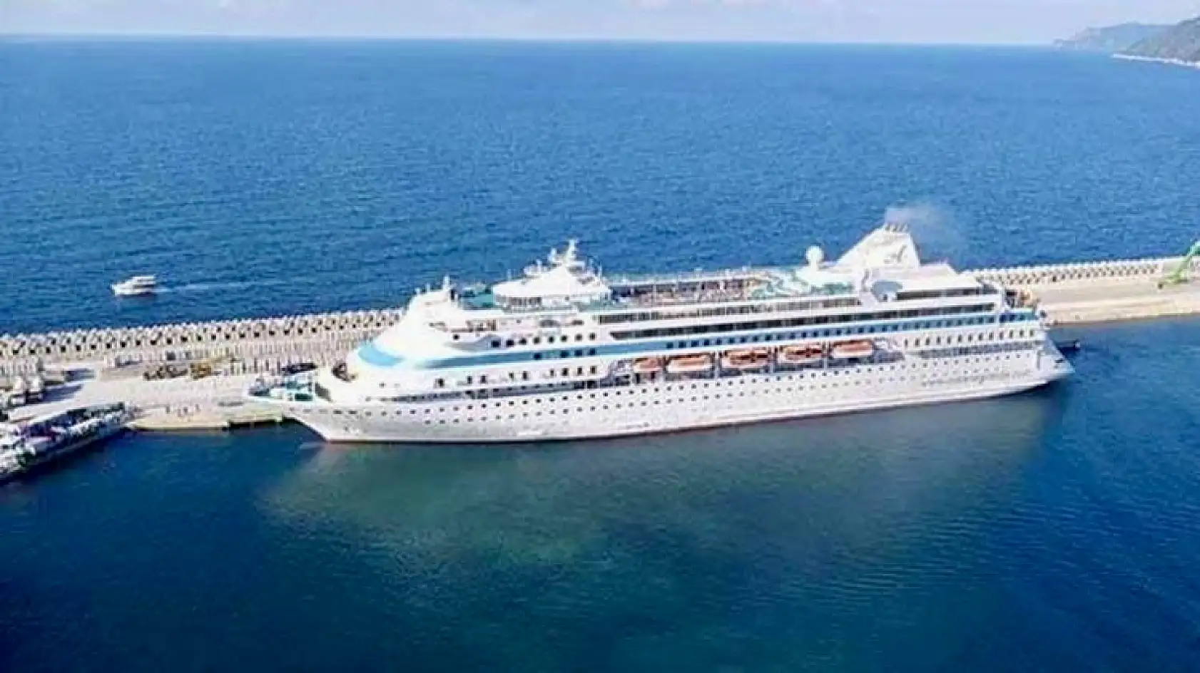 Astoria Grande yine dolup taştı