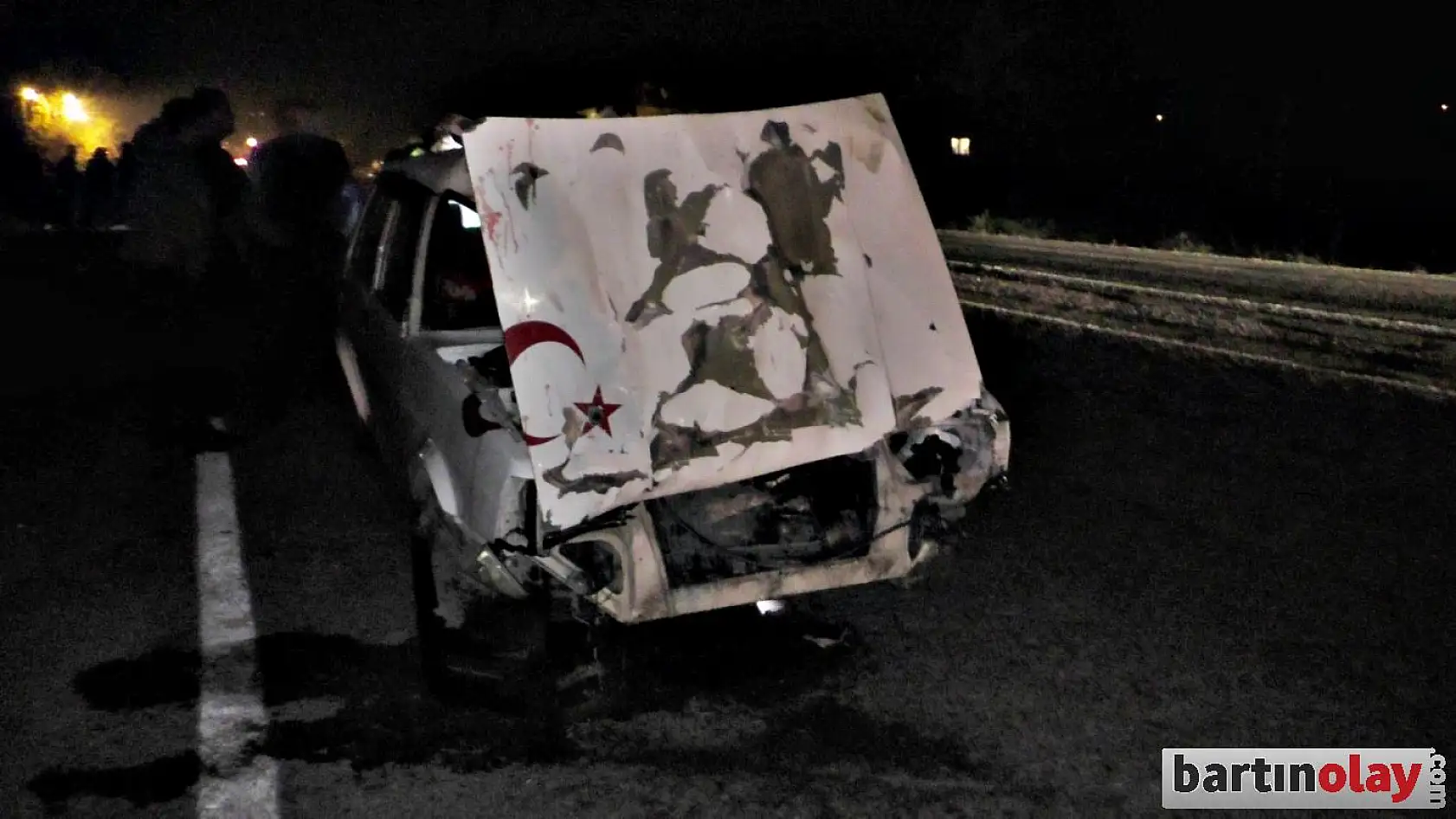 İki araç mandalara çarptı