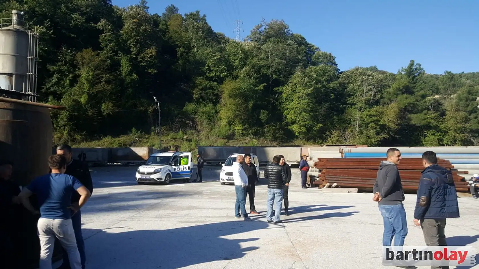 2 işçi kuleye çıktı