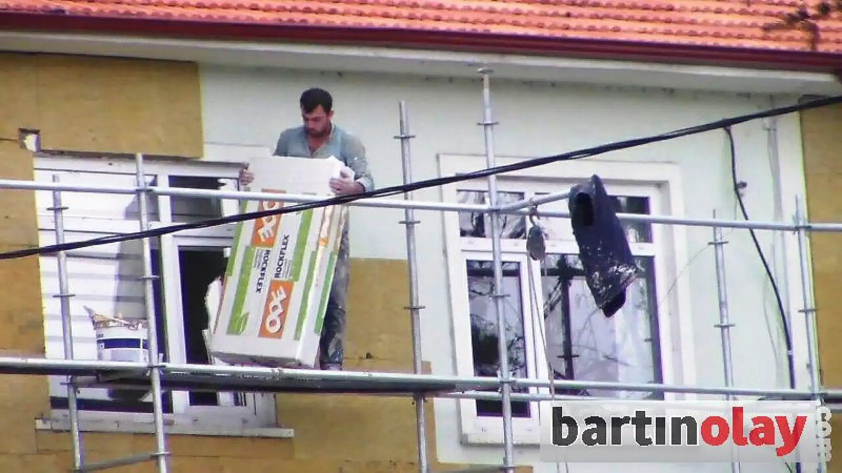 Devlet binasında tedbirsiz çalışma