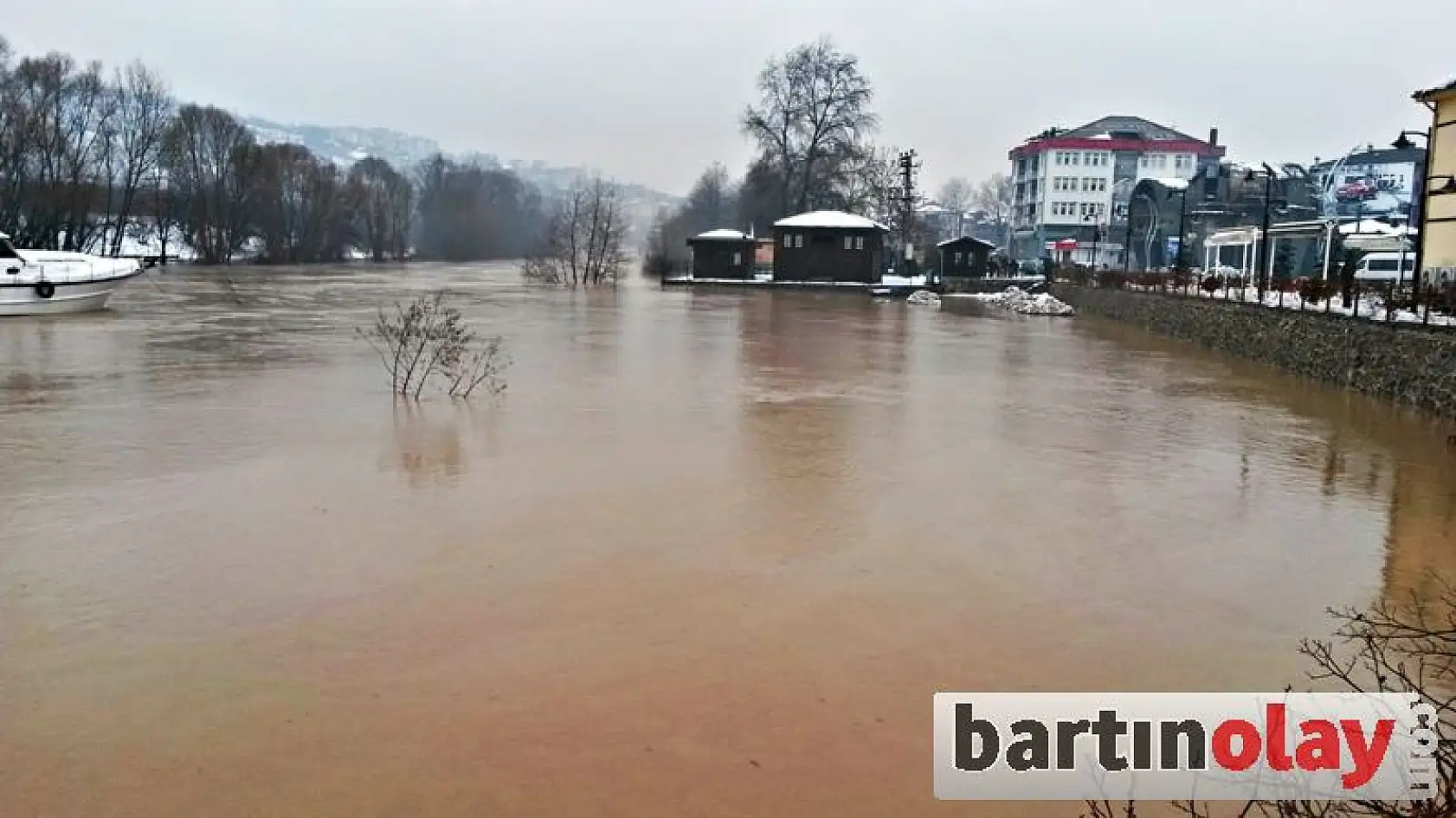 Bartın'da sular yükseliyor
