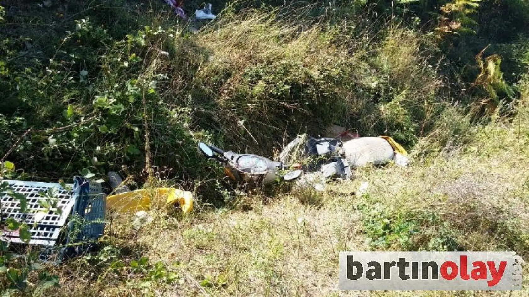 Motosiklet devrildi, 2 yaralı