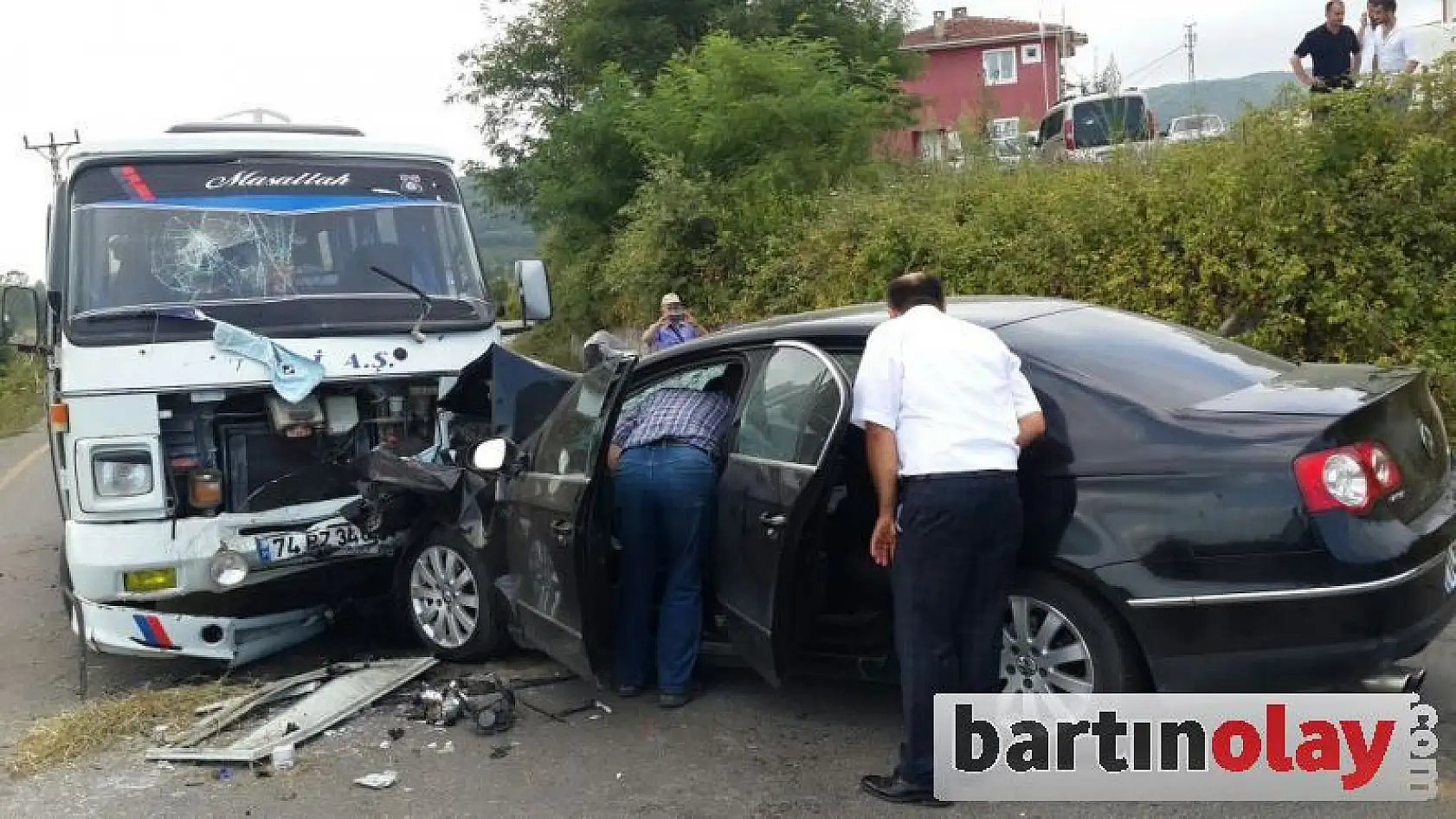 Mugada yolunda feci kaza:11 yaralı