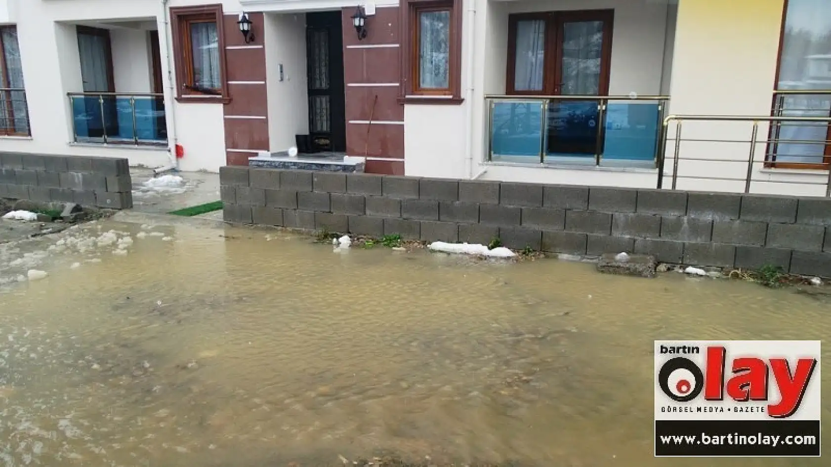 Kozcağız'da Eriyen Kar Sel Getirdi