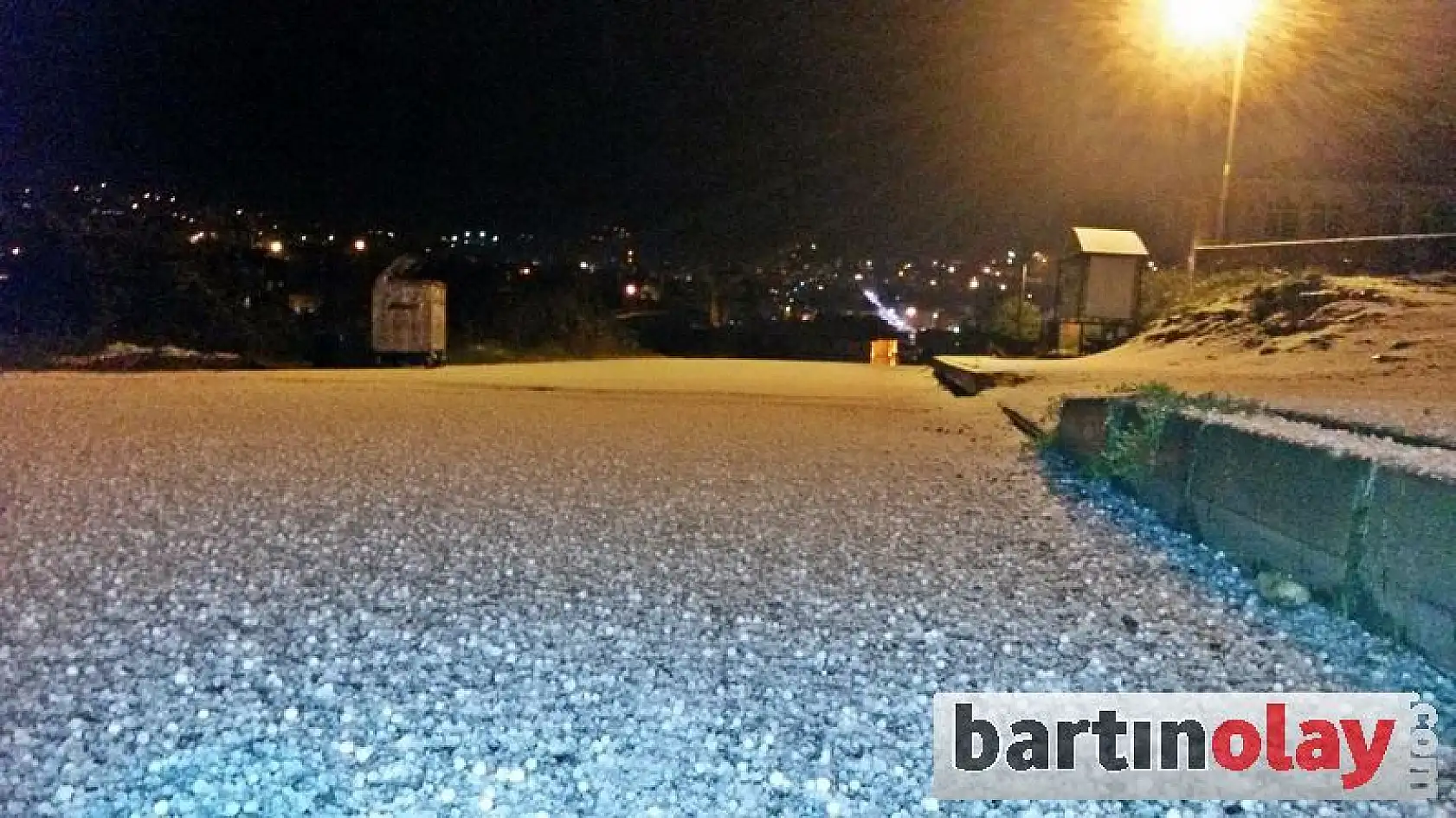 Fındık büyüklüğünde dolu yağdı