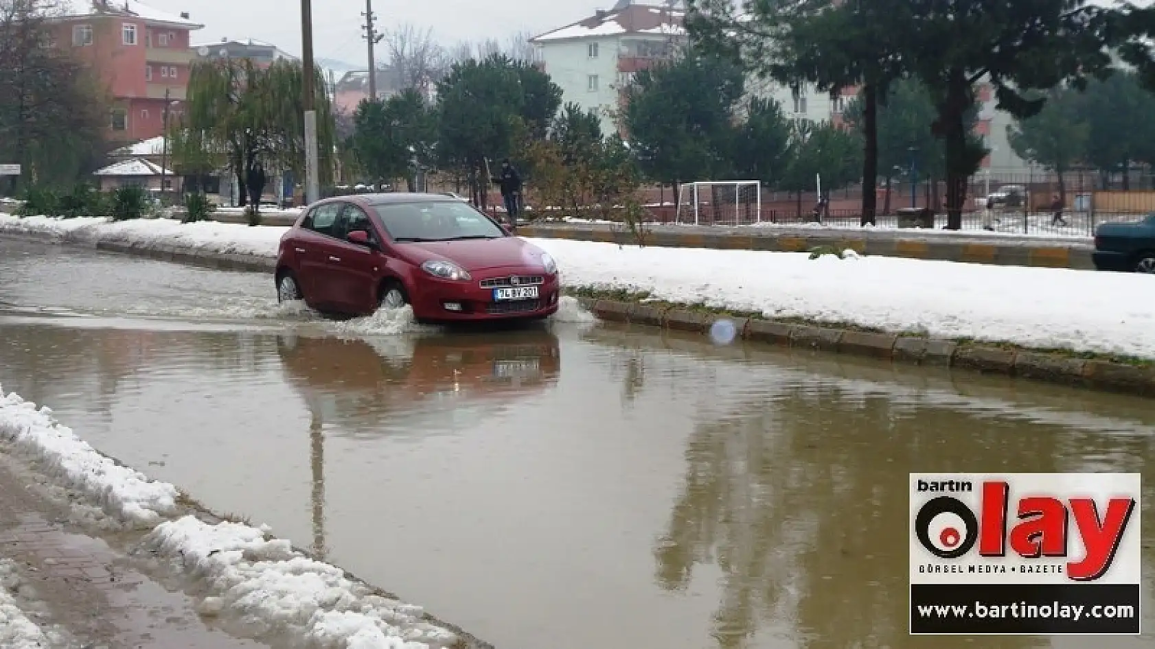 Kozcağız'da Eriyen Kar Sel Getirdi