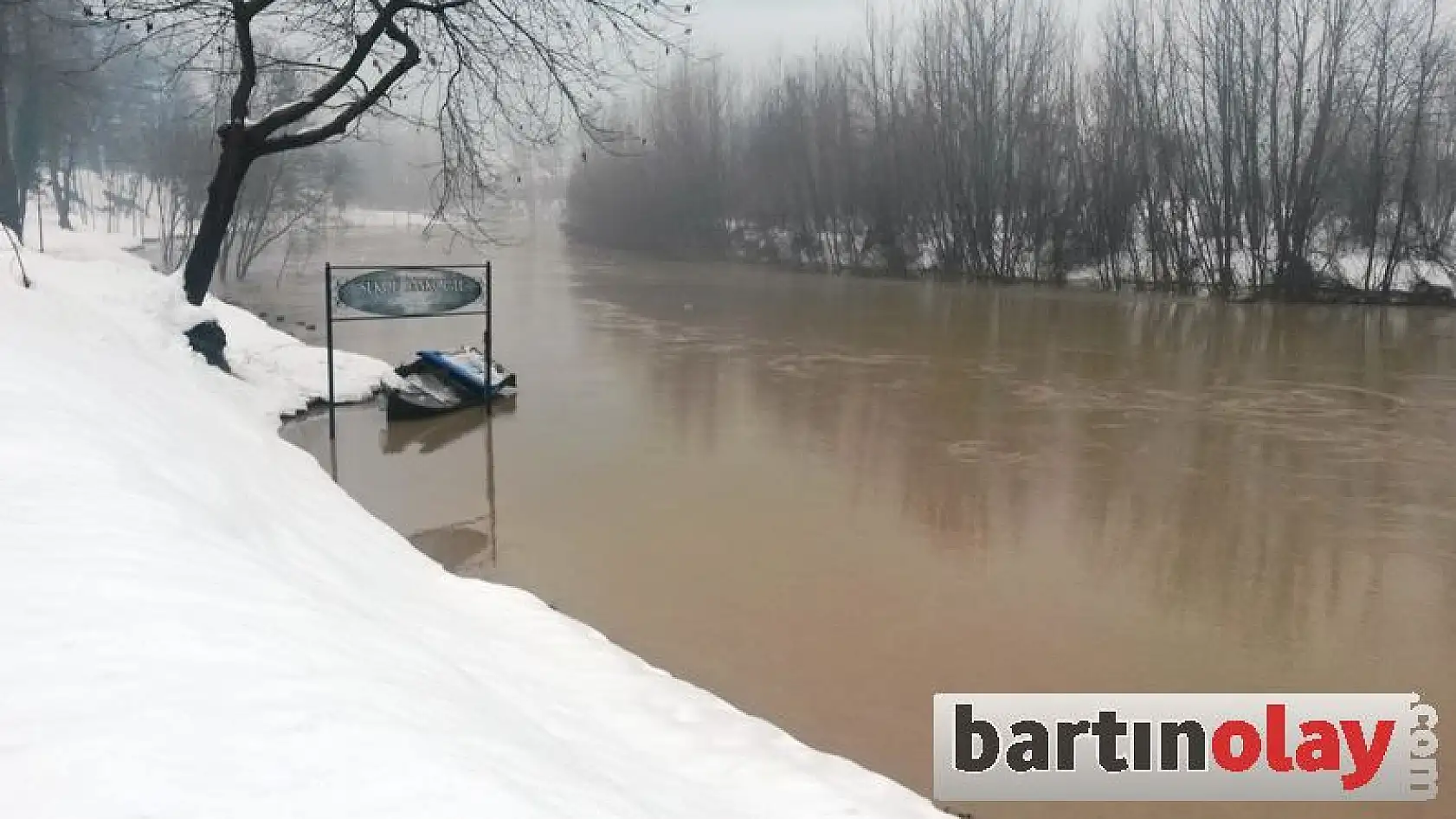 Karlar eriyor, ırmak yükseliyor
