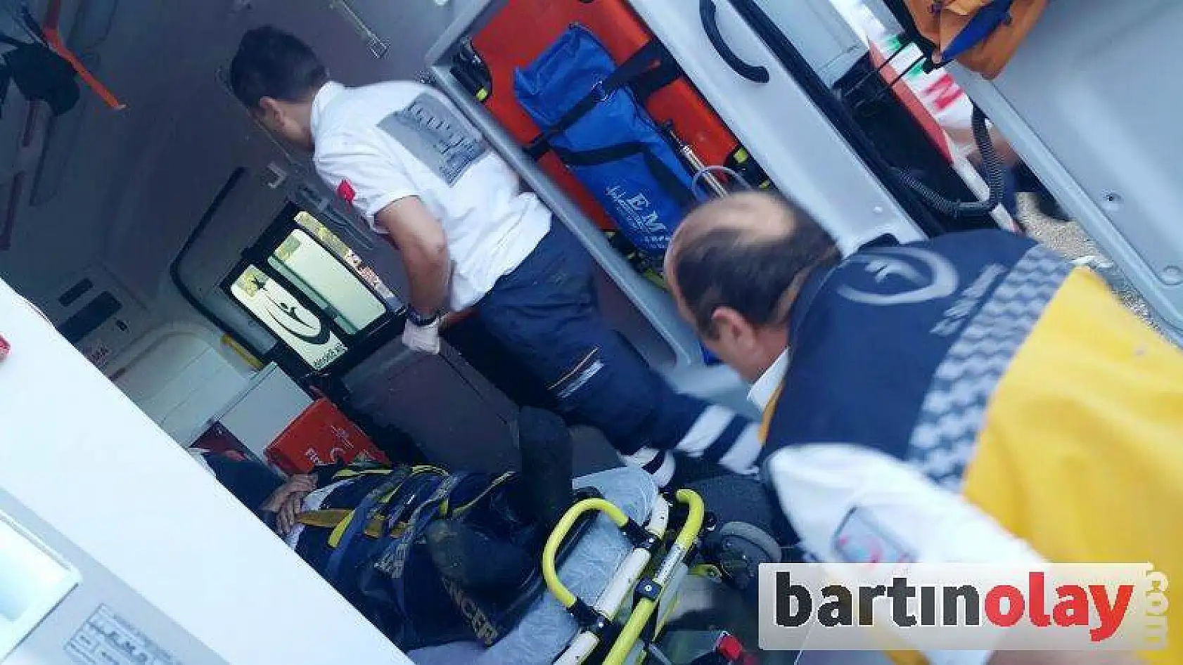 Otomobil ırmağa uçtu: 1 yaralı