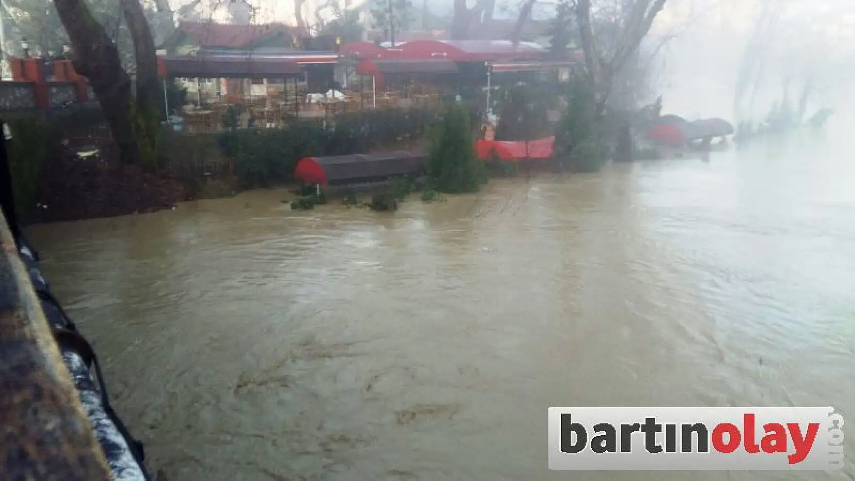 Bartın ırmağında tehlikeli yükseliş