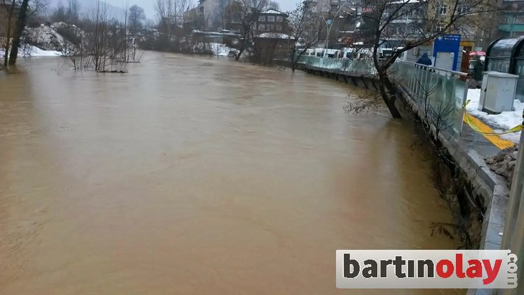 Bartın'da sular yükseliyor