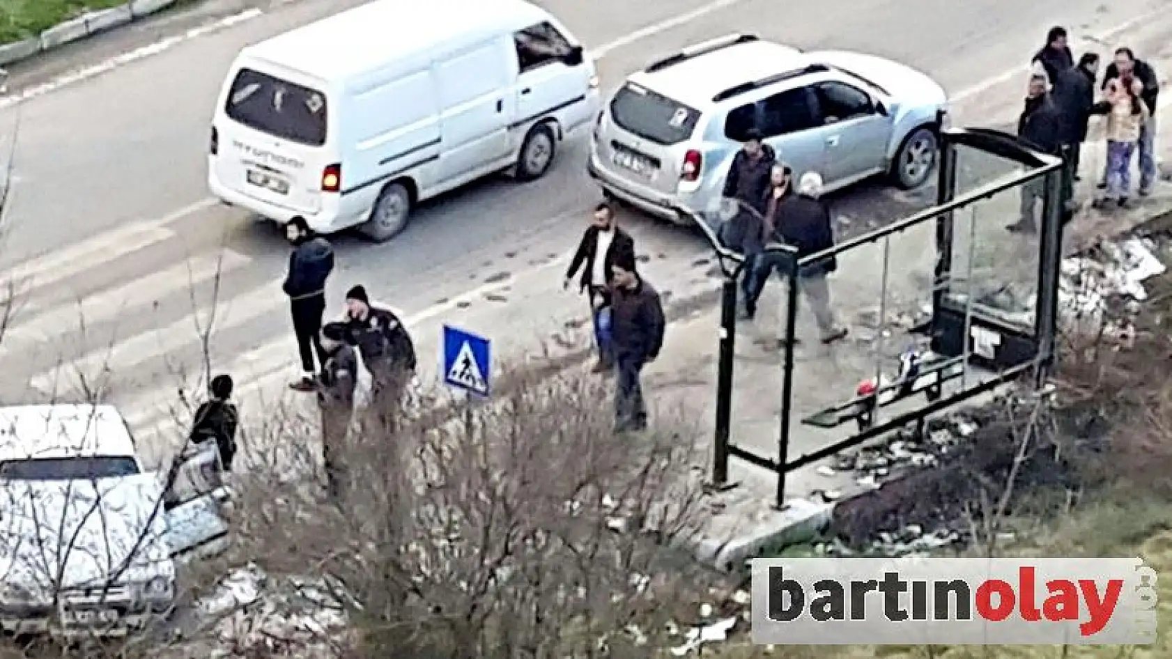 Ehliyetsiz Alkollü Sürücü Kaldırıma Çıktı