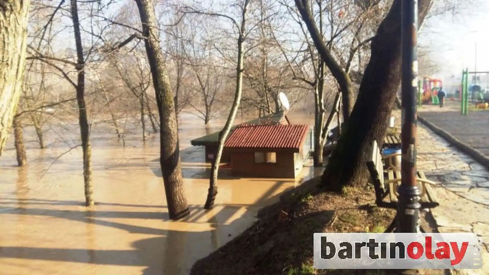 Bartın ırmağında tehlikeli yükseliş