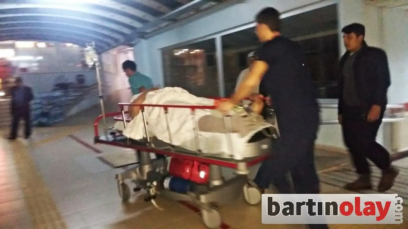 Otomobil yoldan çıktı, 1 ölü