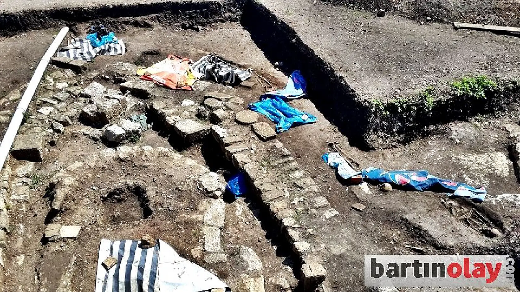 Amasra'da Bin Yıllık İnsan İskeletleri Bulundu