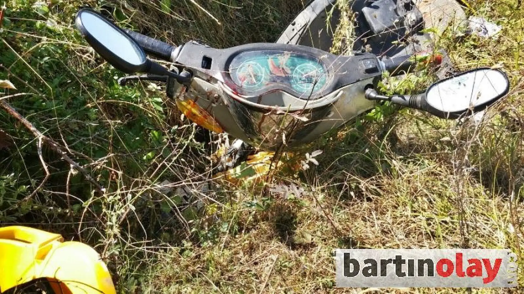 Motosiklet devrildi, 2 yaralı