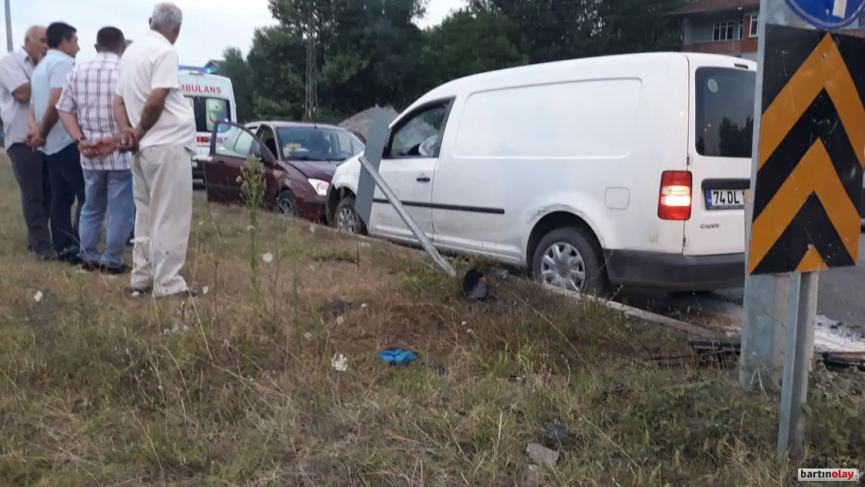 Akçamescit kavşağında kaza, 2 yaralı