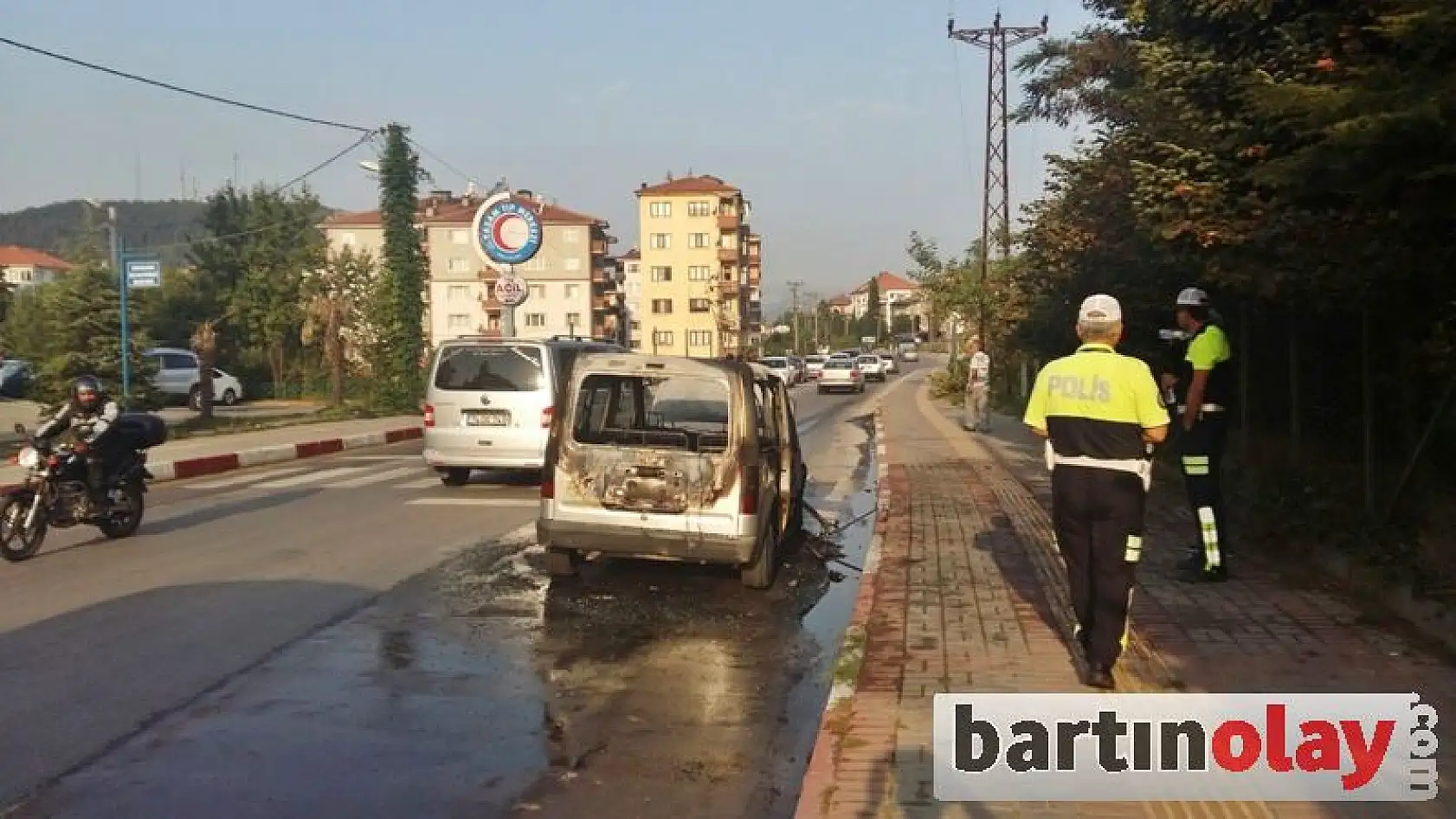 Alev Alan Araç Küle Döndü