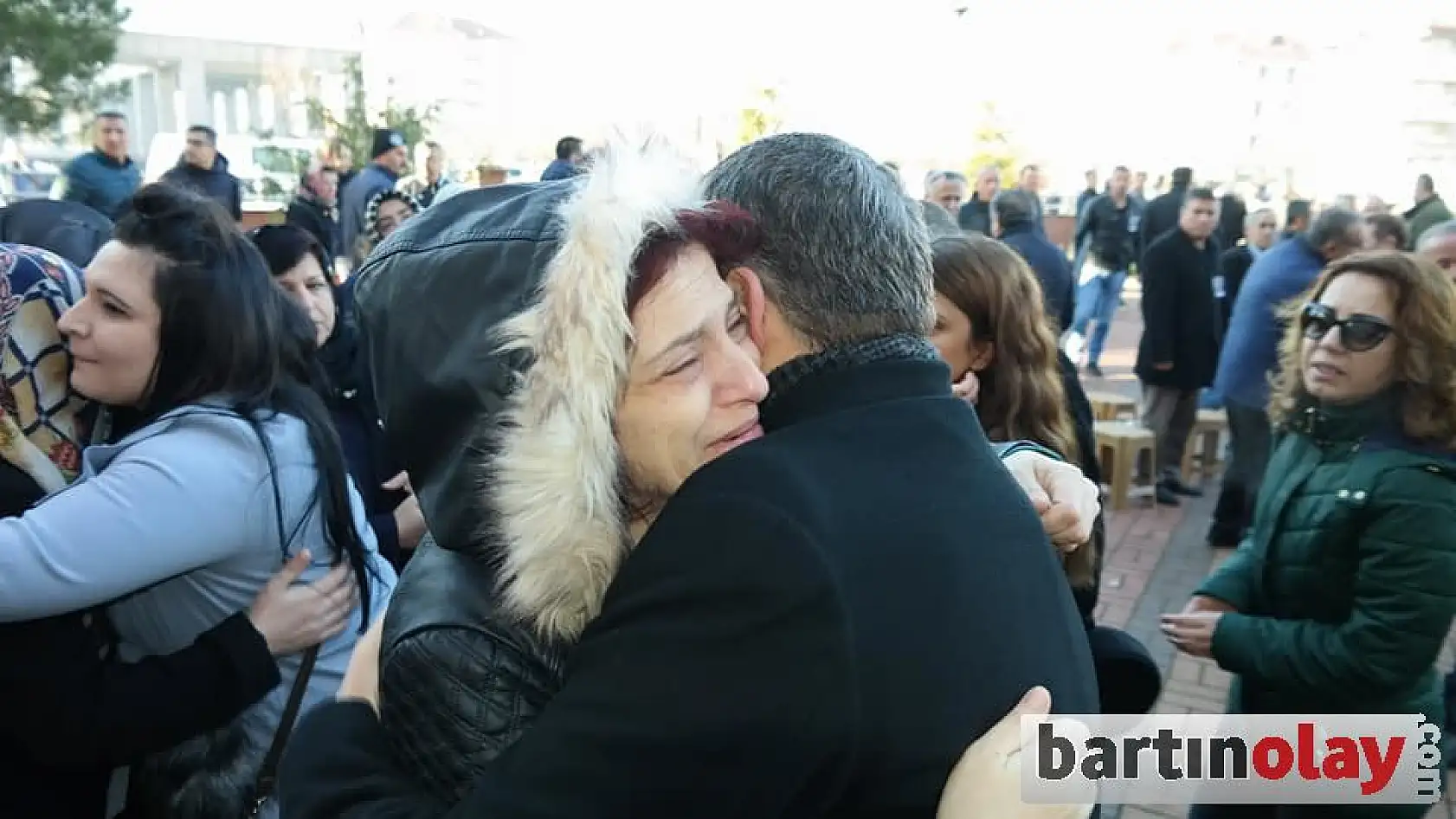 Altıntel gözyaşları arasında uğurlandı