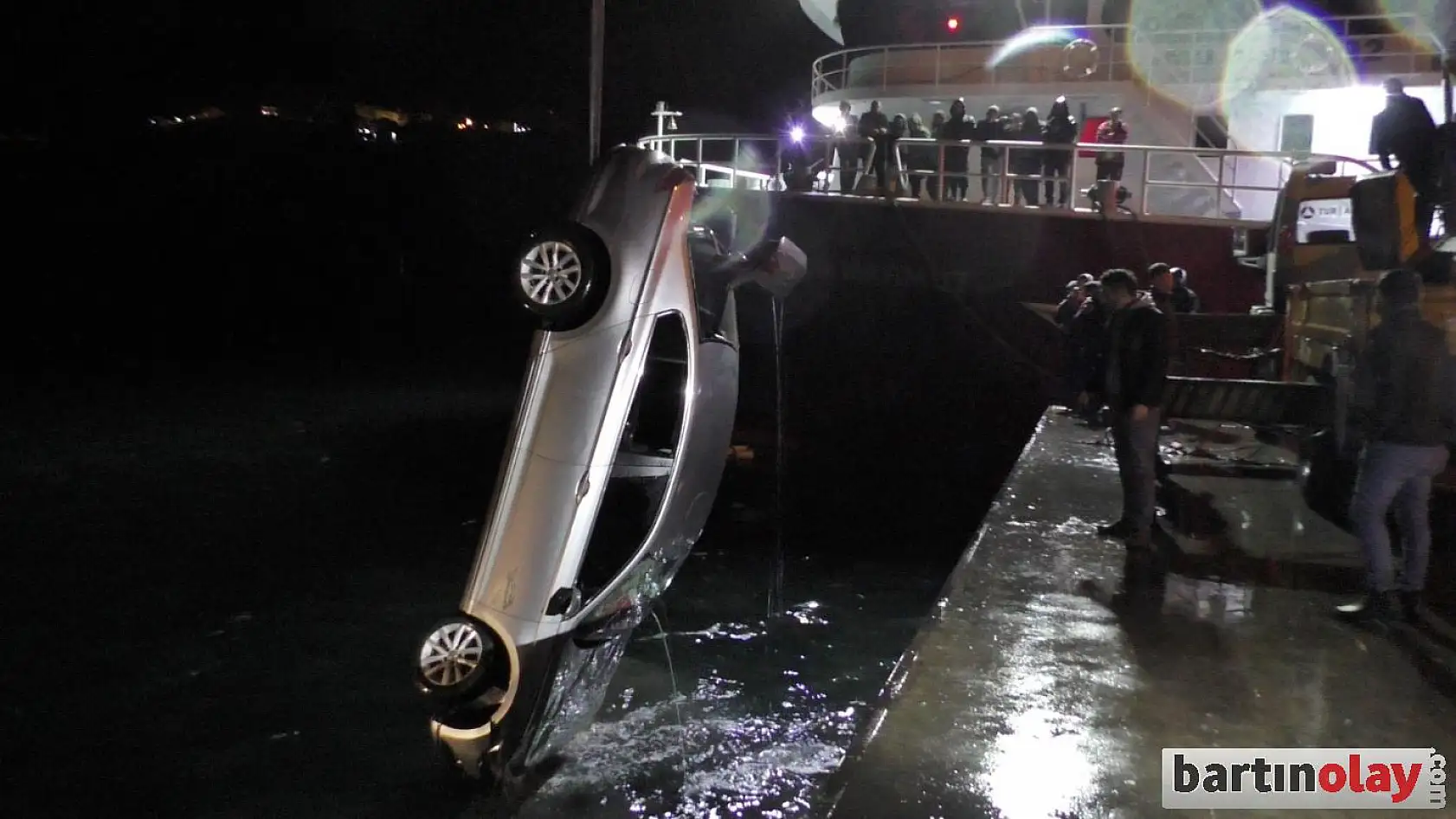 Amasra'da denize otomobil düştü