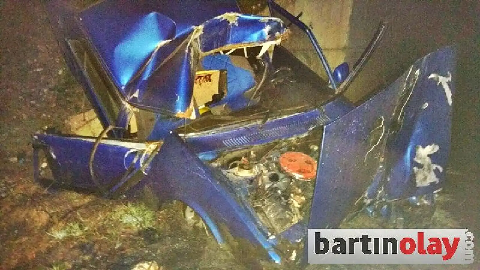 Ata çarpan otomobil şarampole yuvarlandı