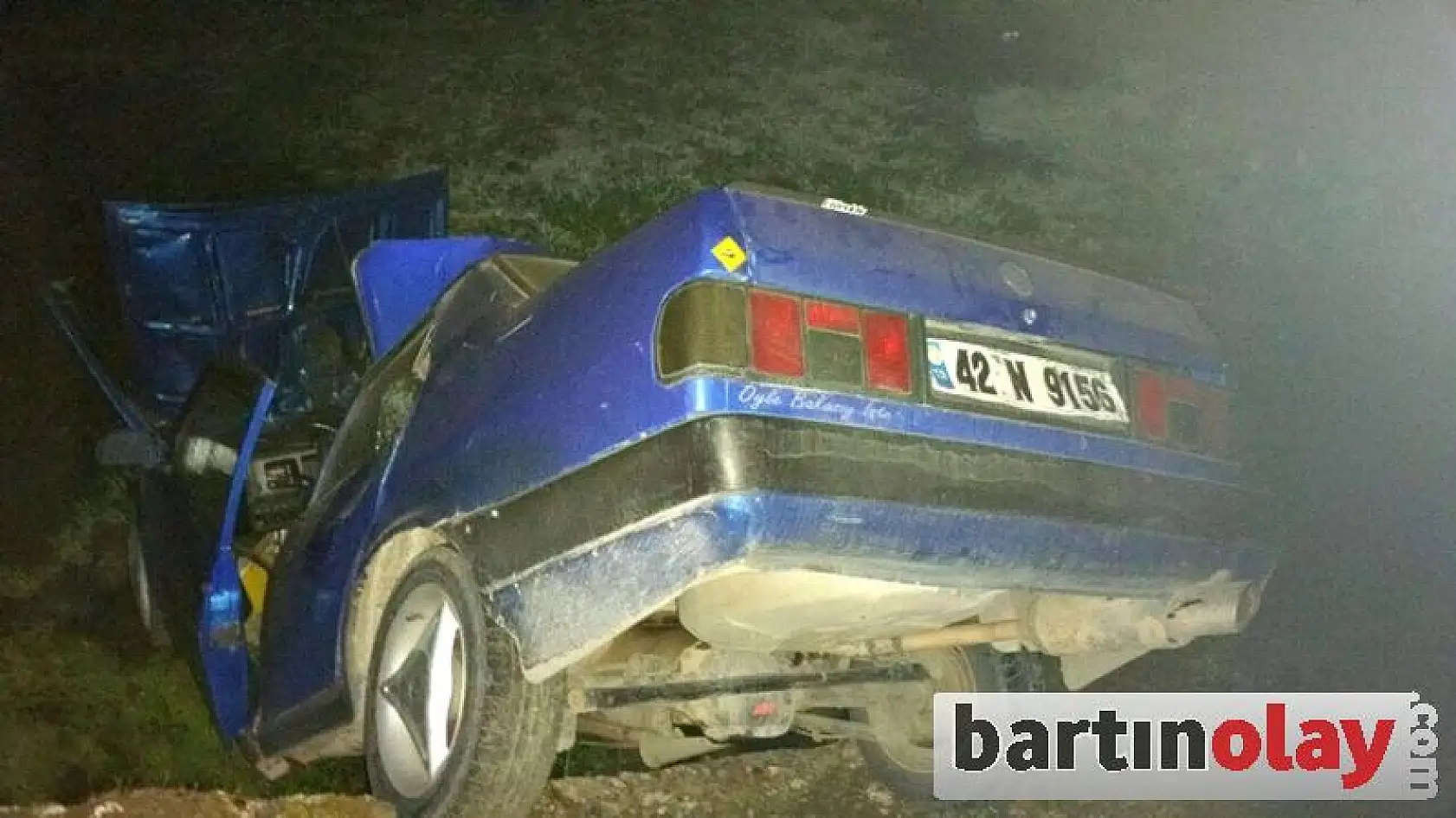 Ata çarpan otomobil şarampole yuvarlandı