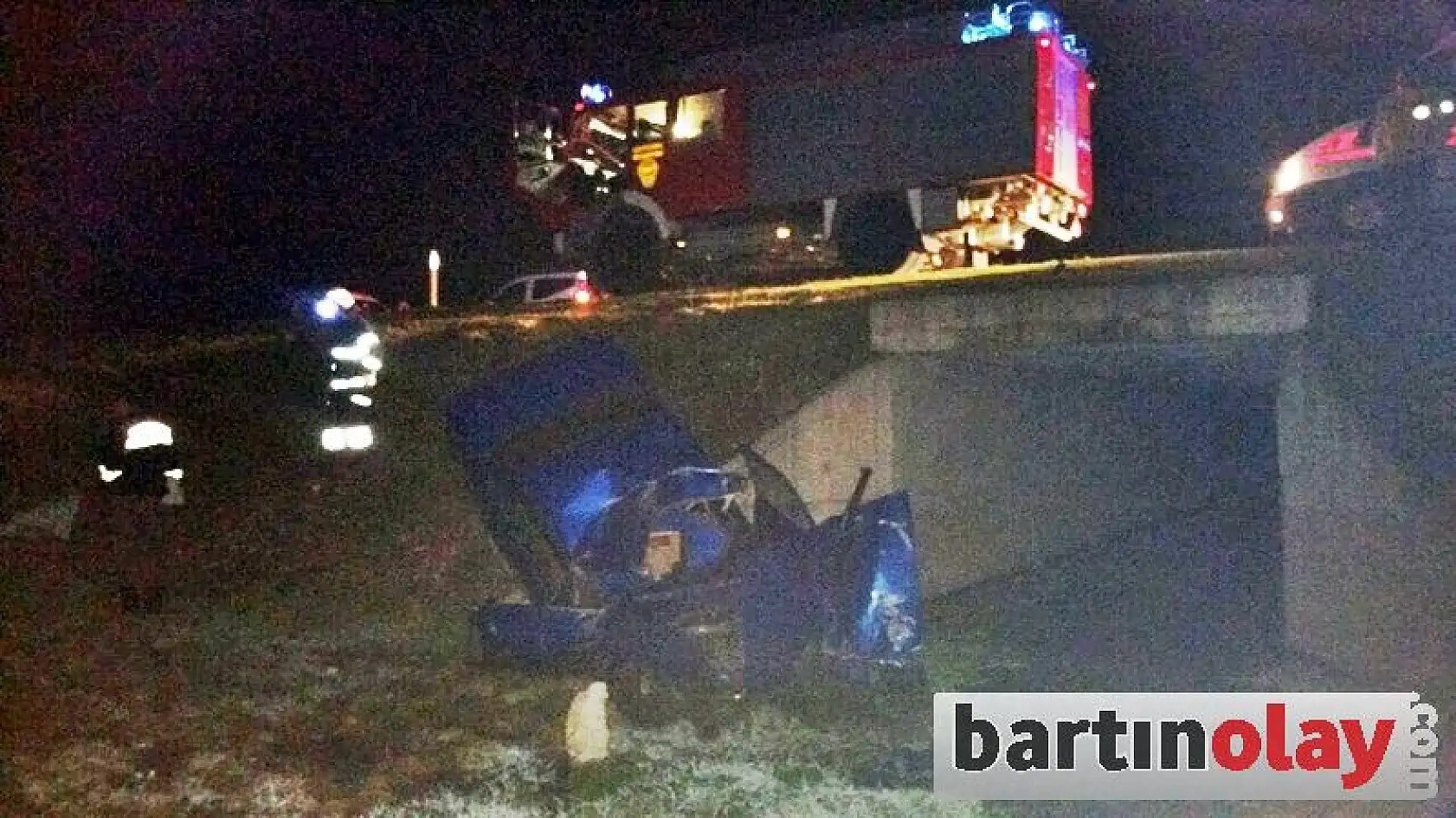 Ata çarpan otomobil şarampole yuvarlandı