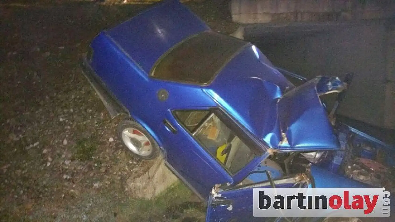 Ata çarpan otomobil şarampole yuvarlandı