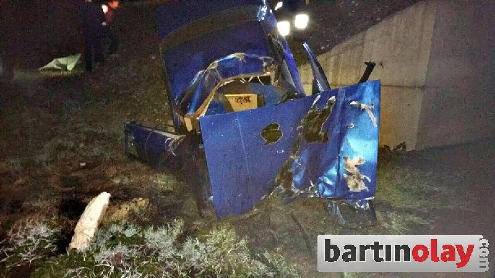 Ata çarpan otomobil şarampole yuvarlandı