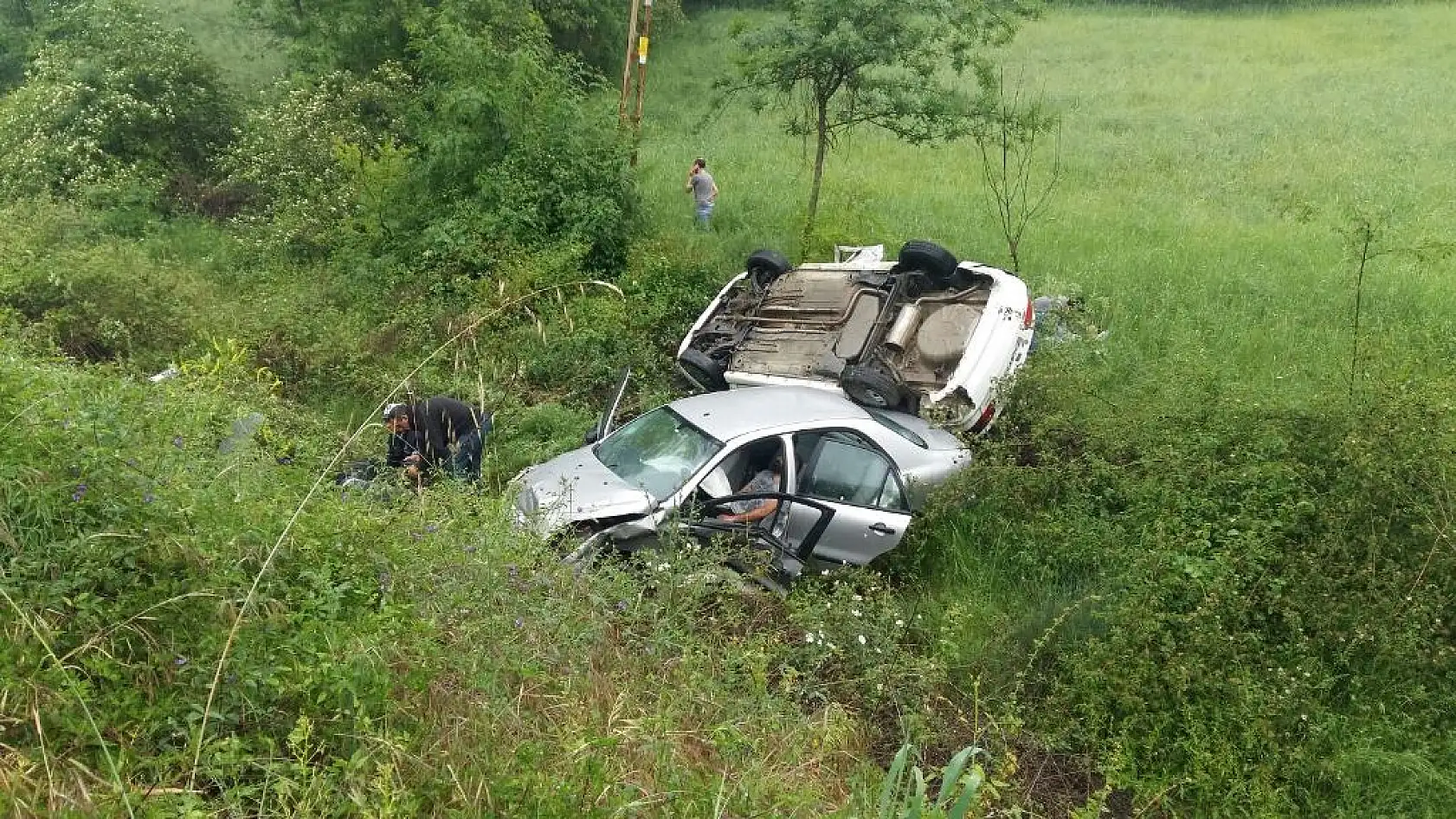 Aynı yerde 10 araç birden kaza yaptı