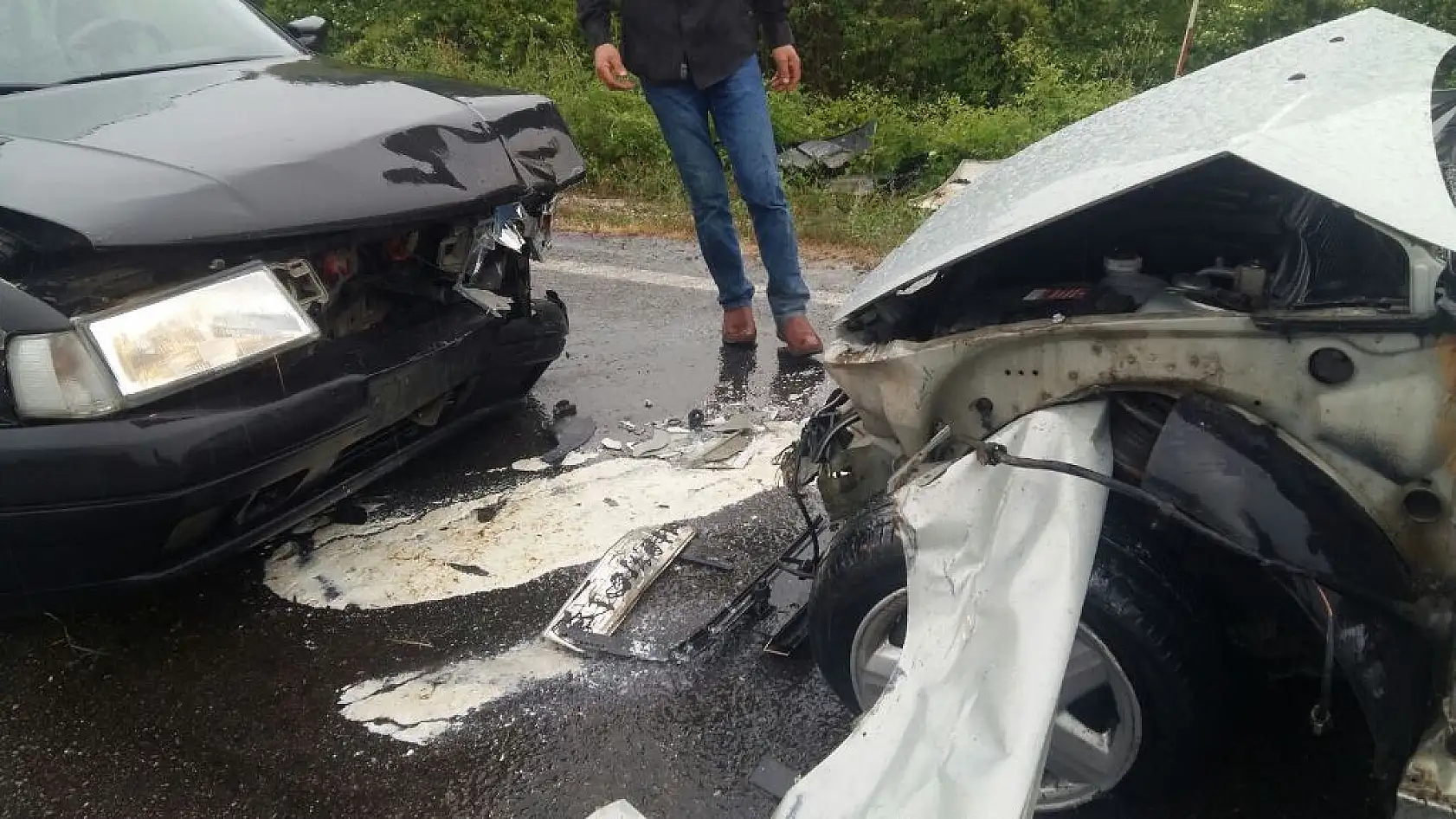 Aynı yerde 10 araç birden kaza yaptı