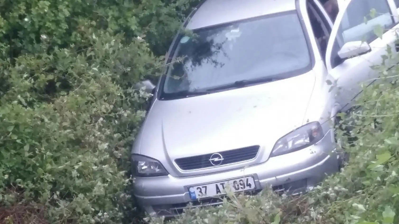 Aynı yerde 10 araç birden kaza yaptı