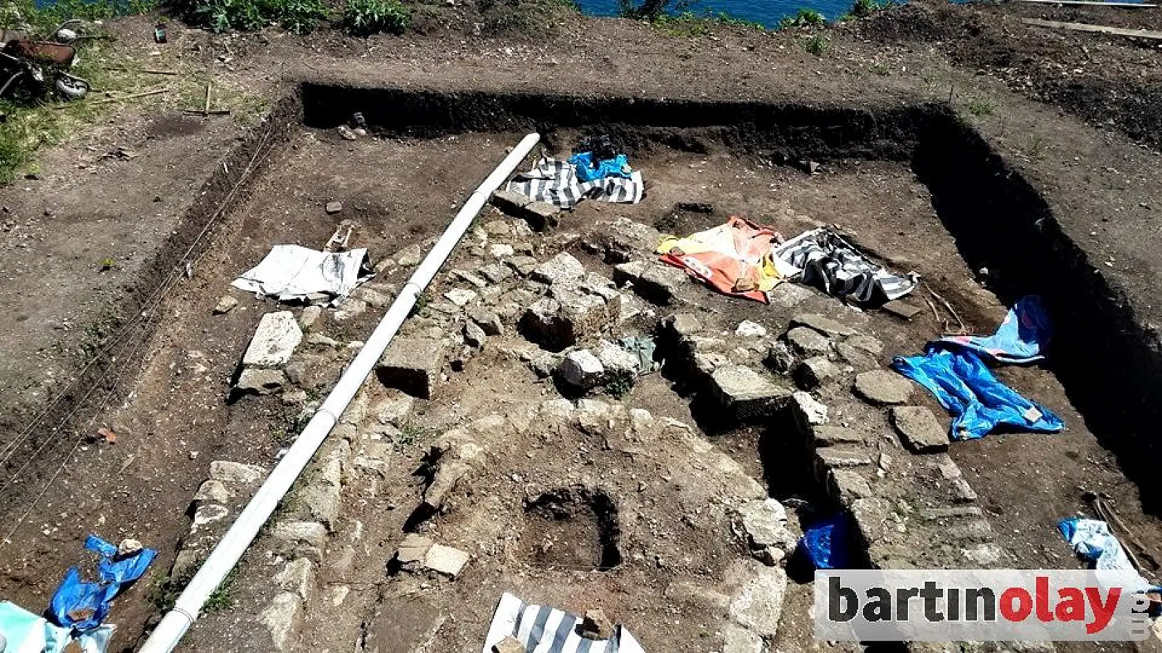 Amasra'da Bin Yıllık İnsan İskeletleri Bulundu