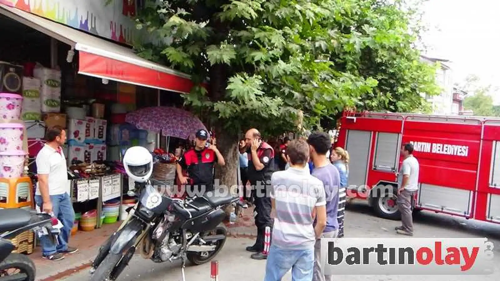 YANGINI SÖNDÜRMEK İSTERKEN DUMANDAN ZEHİRLENDİ