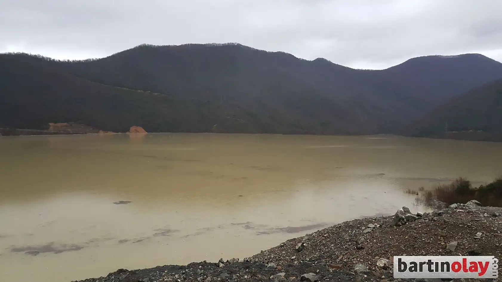 Baraj bölgesinde sular yükseldi
